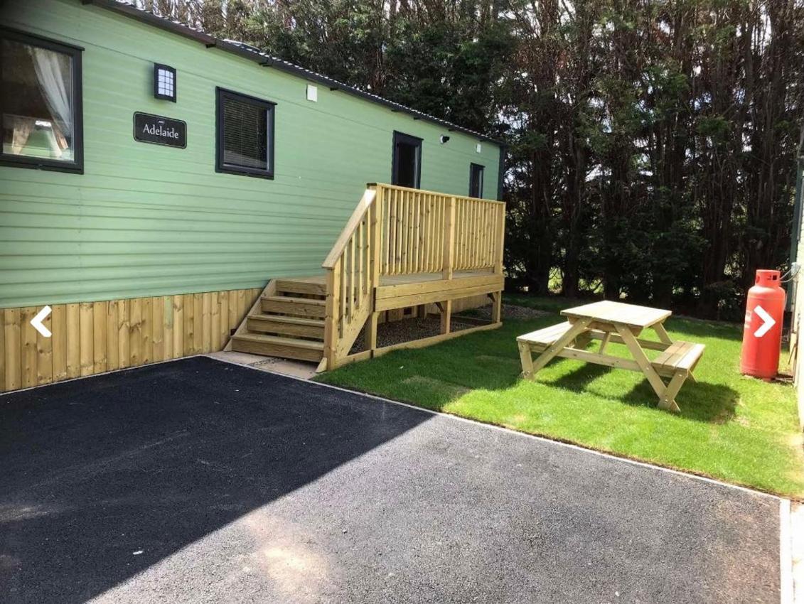 Appleblossom Lodge, Lido Leisure Park, 내어스버러 외부 사진