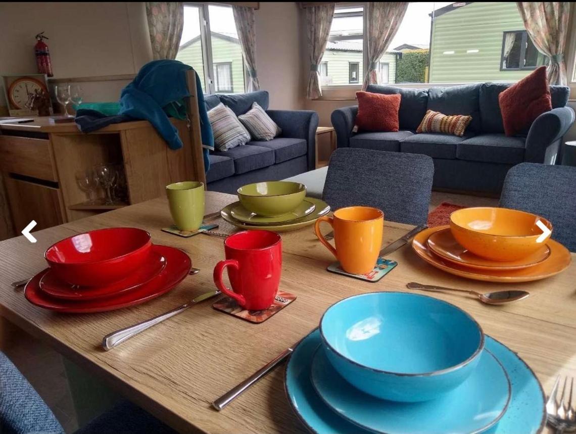 Appleblossom Lodge, Lido Leisure Park, 내어스버러 외부 사진