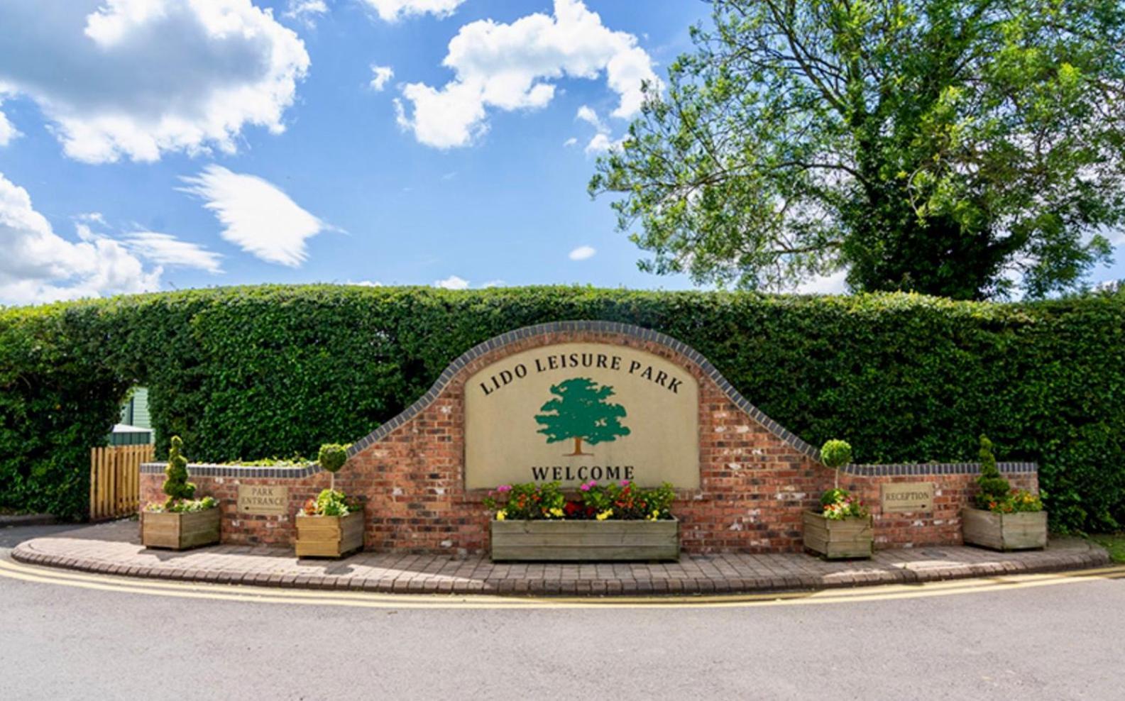 Appleblossom Lodge, Lido Leisure Park, 내어스버러 외부 사진